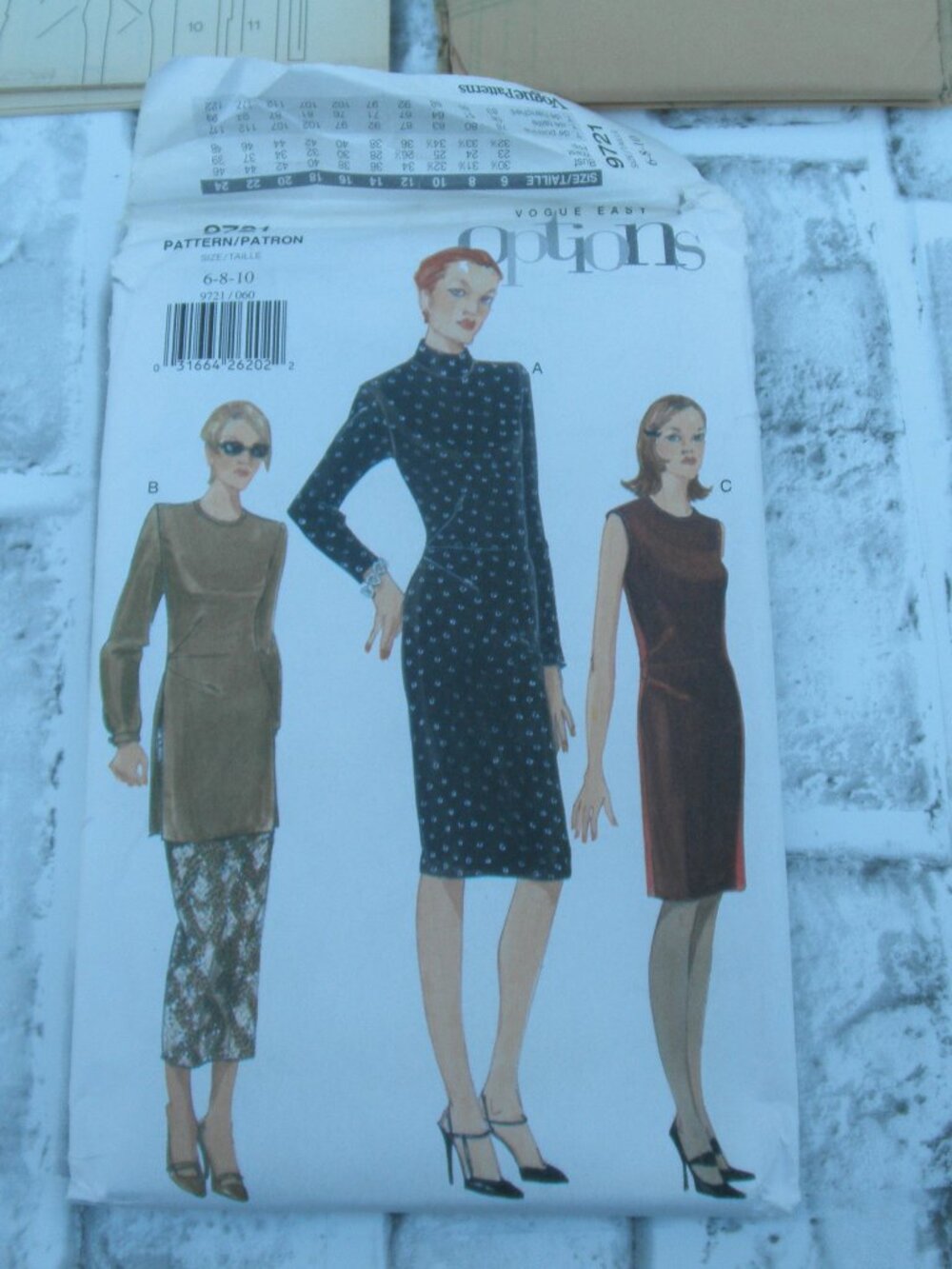 #9721 VOGUE EAST OPTIONS UNCUT SEWING PATTERN (SIZE 6-8-10) (DRESS-TUNIC-SKIRT)
